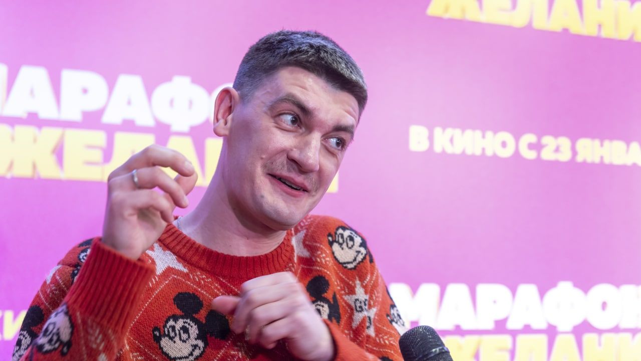 Телеведущий Юрий Пронько еле сдержал мат после просмотра клипа «Я узкий»