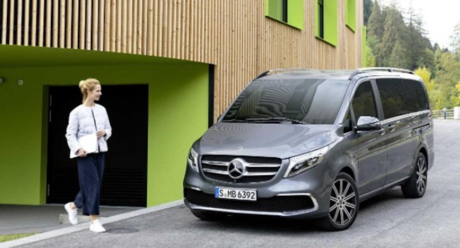 На дрэг-гонку вышел Mercedes V-Class с двигателем V8 с двойным турбонаддувом