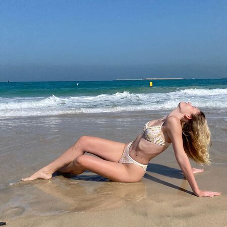 Море, солнце и песок: Вера Брежнева на отдыхе с сестрой и дочерьми в Дубае Море, солнце и песок: Вера Брежнева на отдыхе с сестрой и дочерьми в Дубае Дети,Дети знаменитостей