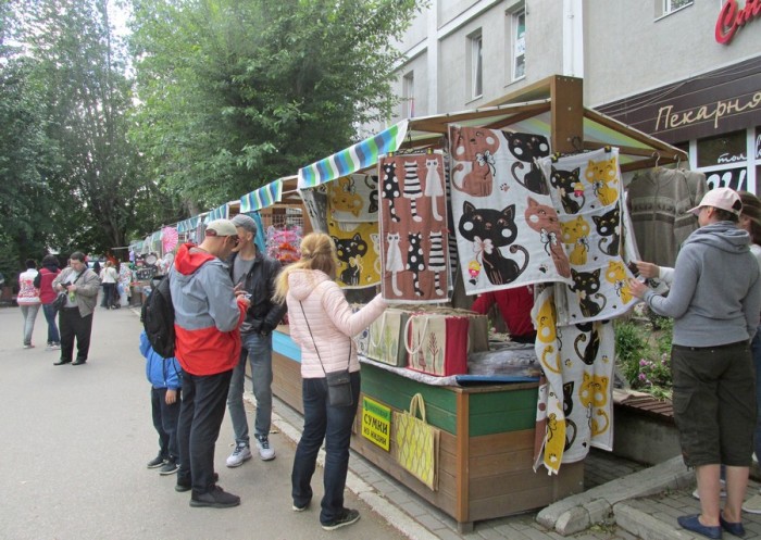 Мурлыкающий Зеленоградск: как старинный прусский городок превратился в столицу кошек Мурлыкающий Зеленоградск: как старинный прусский городок превратился в столицу кошек города,город котов,зеленоградск,путешествие,Россия