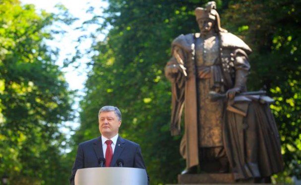 Порошенко: Пересмотрим статус Крыма, вешать их будем потом