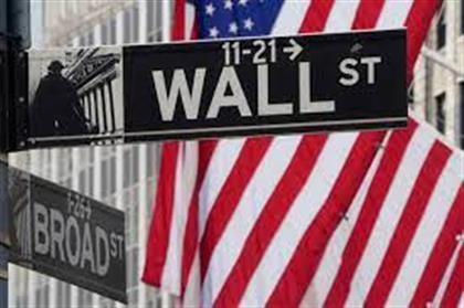 Фондовые биржи США снижаются на макростатистике и корпоративных новостях