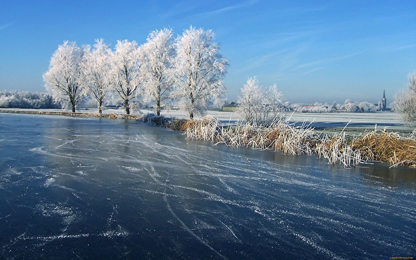 Почему реки не пересыхают зимой, и как работают ГЭС, когда вода покрыта льдом
