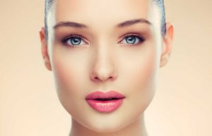 Секреты мастера: 5 правил макияжа, чтобы сделать лицо более изящным