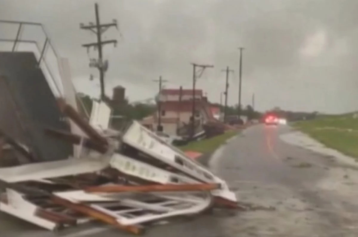 CBS: не менее четырех человек погибли из-за урагана в Техасе