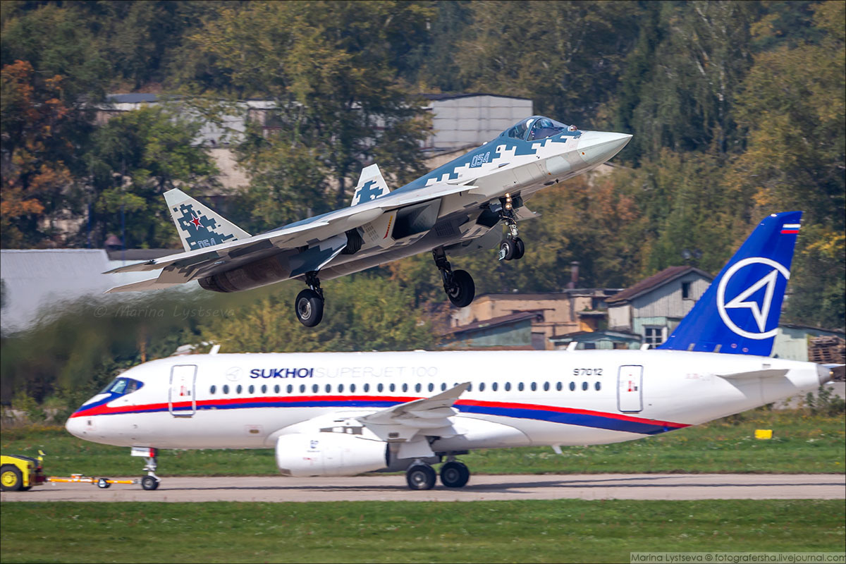 SSJ100_04 SSJ100_04