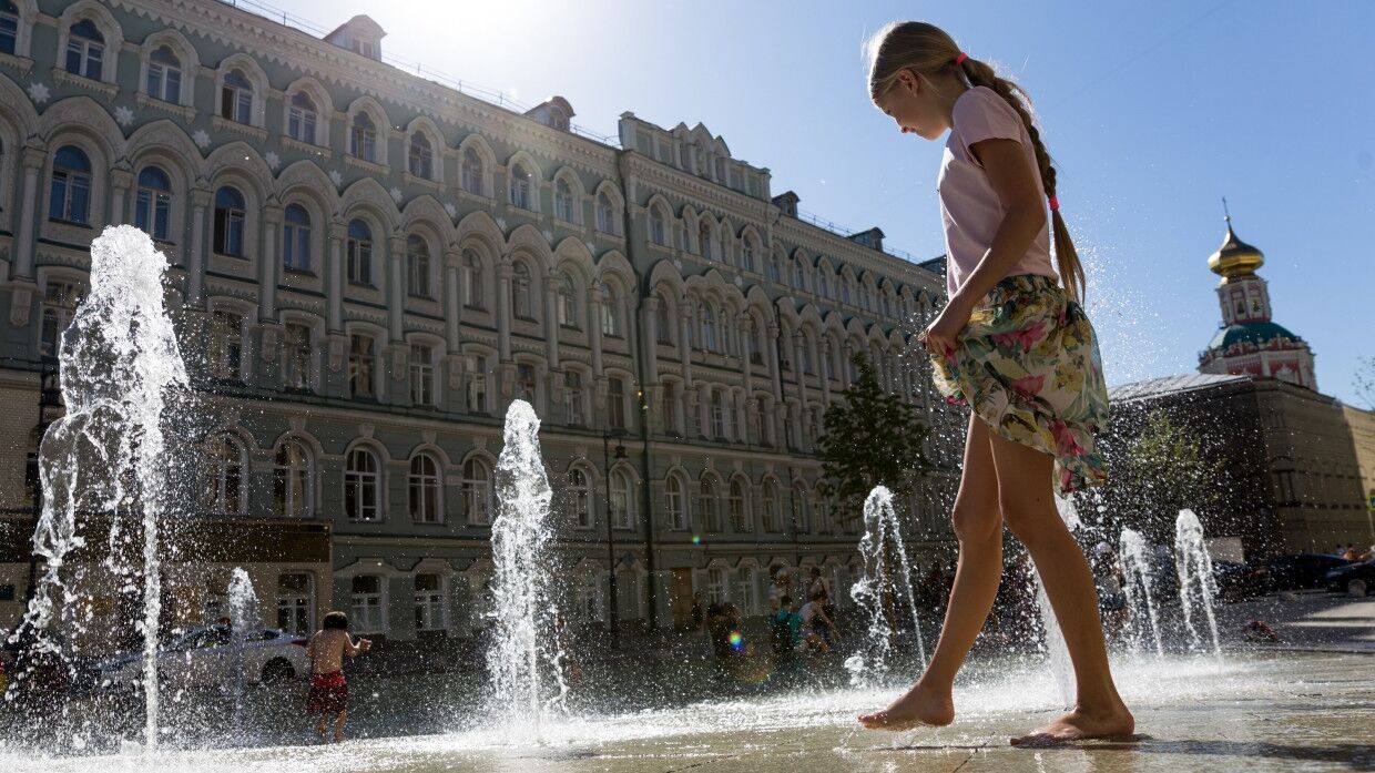 Синоптики объявили оранжевый уровень погодной опасности в Москве из-за жары