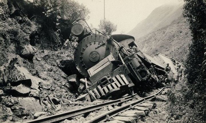 Опасная железная дорога на «Носу Дьявола»… (10 фото) путешествия
