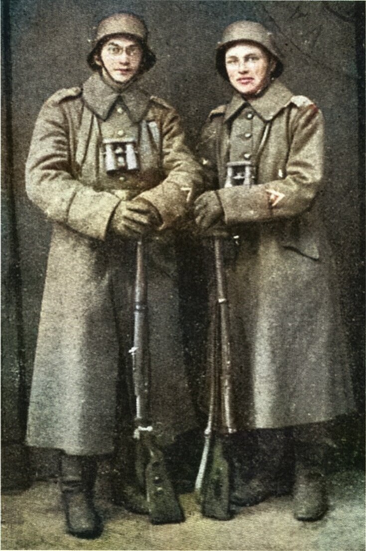 «Hände hoch! Ой... то есть Единая и Неделимая!» Белогвардейцы-ливенцы Гольдман и Руденко, 1919 год. 