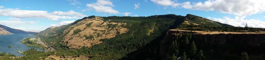 Views Of The Gorgeous Columbia River Gorge