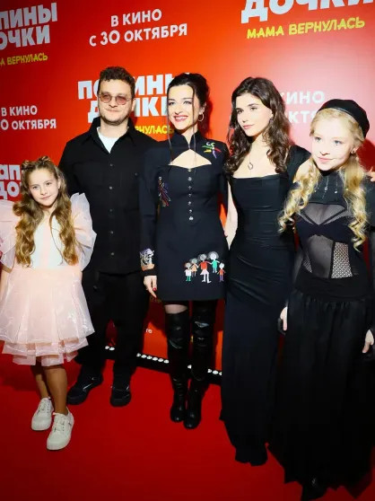 Полина Айнутдинова, Филипп Бледный, Анастасия Сиваева, Полина Денисова и Ева Смирнова