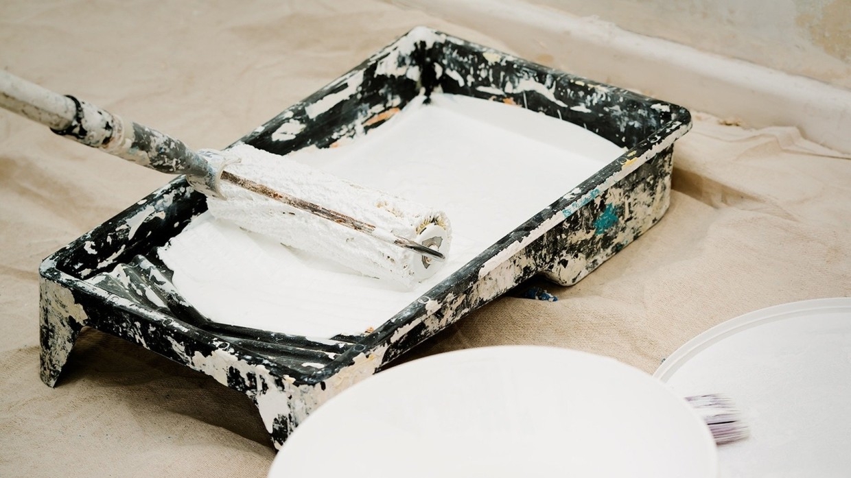 Пенсионер перекрасил тотем на своем дворе в белый цвет после обвинений в расизме