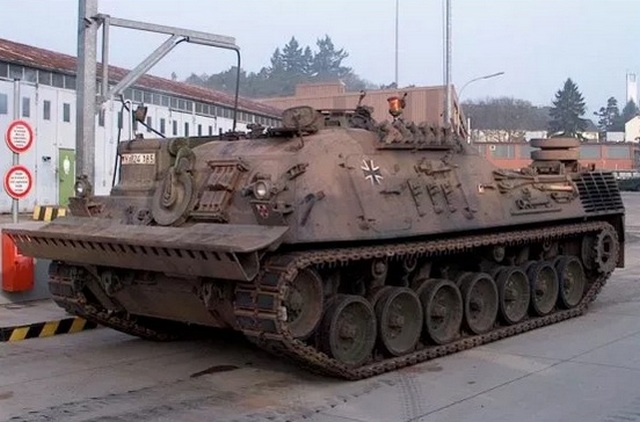 Сожжены выполненные на основе натовских танков М60 и Leopard 1 бронемашины оружие