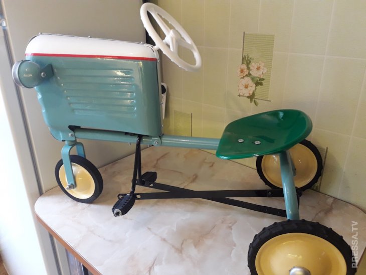 Реставрация детского трактора из СССР Реставрация детского трактора из СССР