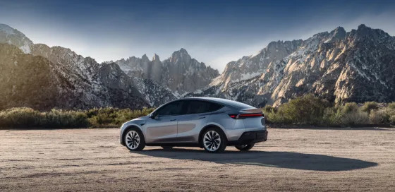 Маск заявил, что электромобиль Tesla впервые автономно доехал от завода до клиента