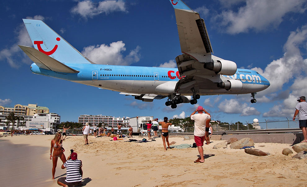 Maho Beach — один из самых необычных пляжей в мире