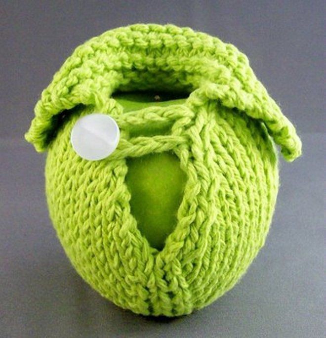 И для яблочек пальтишко свяжите. Хотя можете купить. Они продаются. Правда-правда... бесполезные, смешно, странное, товары, юмор