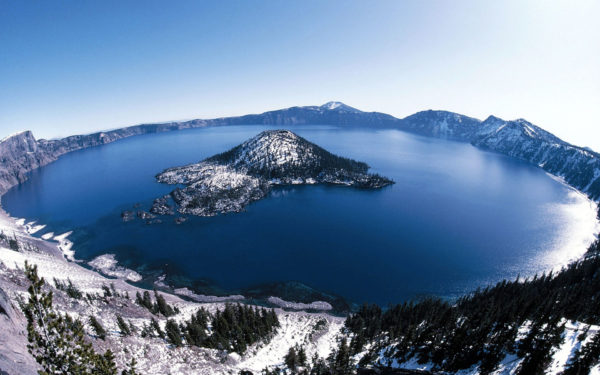 Вулканическое озеро Крейтер