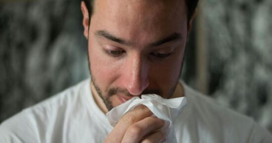 35-летний мужчина чуть не умер от инсульта, после того как чихнул несколько раз подряд