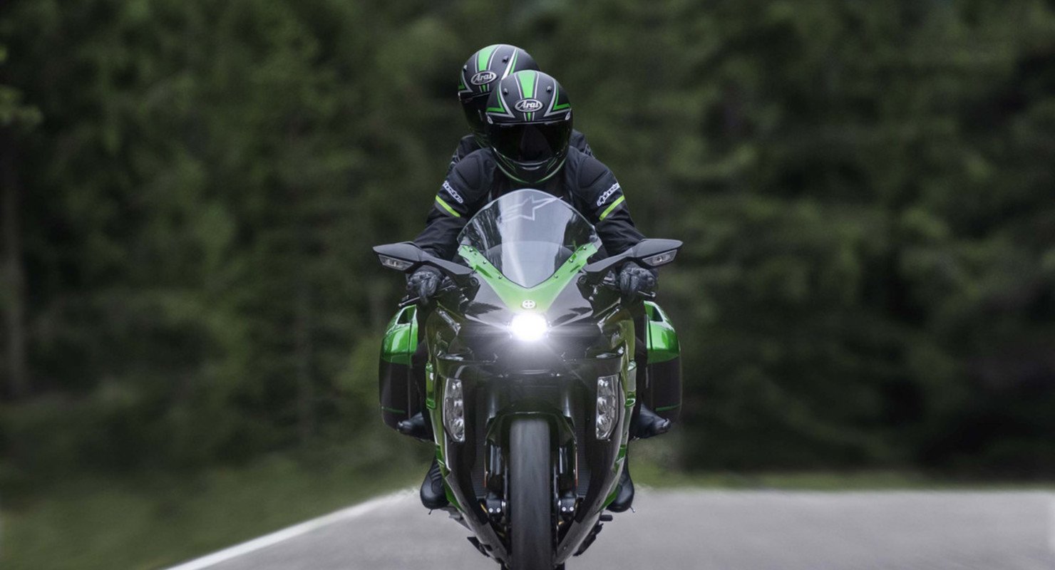 Новый Kawasaki Ninja H2 SX станет первым байком с автомобильными технологиями безопасности Автомобили