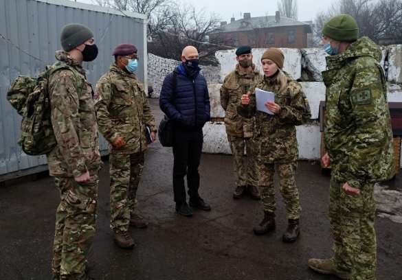 На Донбасс прибыли британские военные (+ФОТО) | Русская весна