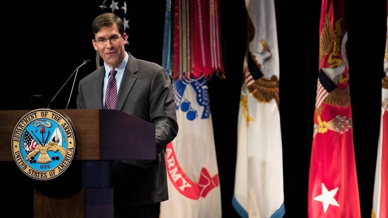 Экс-министр обороны США Эспер подал в суд на Пентагон из-за мемуаров о работе при Трампе