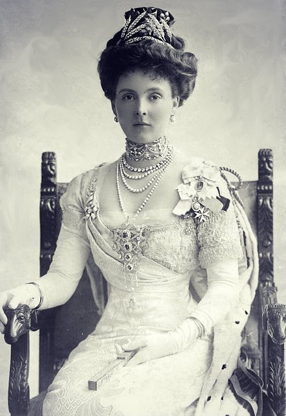 Принцесса Алиса, графиня Атлонская англ. Princess Alice, Countess of Athlone, при рождении Алиса Мэри Виктория Августа Полин англ. Alice Mary Victoria Augusta Pauline; 25 февраля 1883 — 3 января 1981) — член британской королевской семьи. интересное, исторические фото, история, принцессы