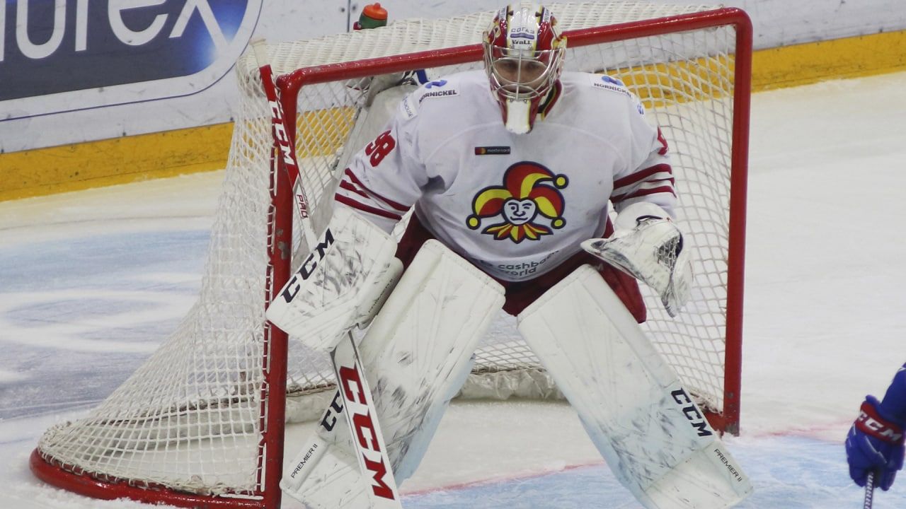 Федерация хоккея Латвии не согласна с решением IIHF разрешить Калниньшу играть в КХЛ