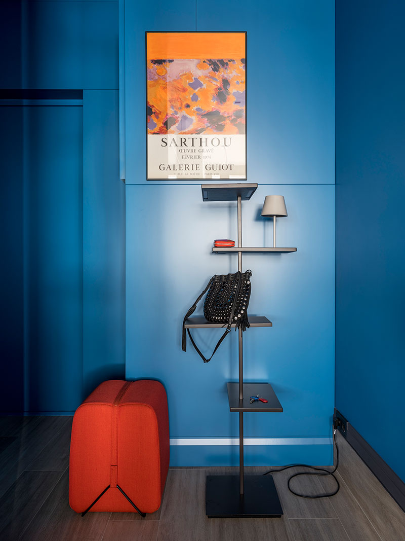 Глубокие оттенки и спрятанная спальня: необычная квартира студентки в Москве интерьер и дизайн