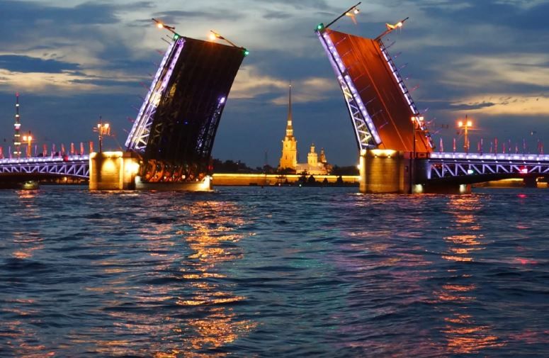 Мосты Петербурга разведут под «Песняры»
