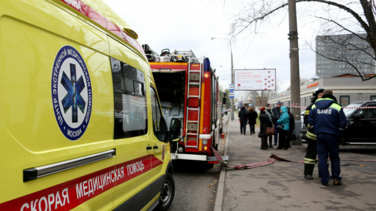 Полицейские эвакуировали 50 человек при пожаре в многоэтажке в Подмосковье