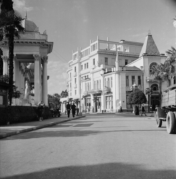 Уютный Сухуми в 1950-х годах (72 фото)