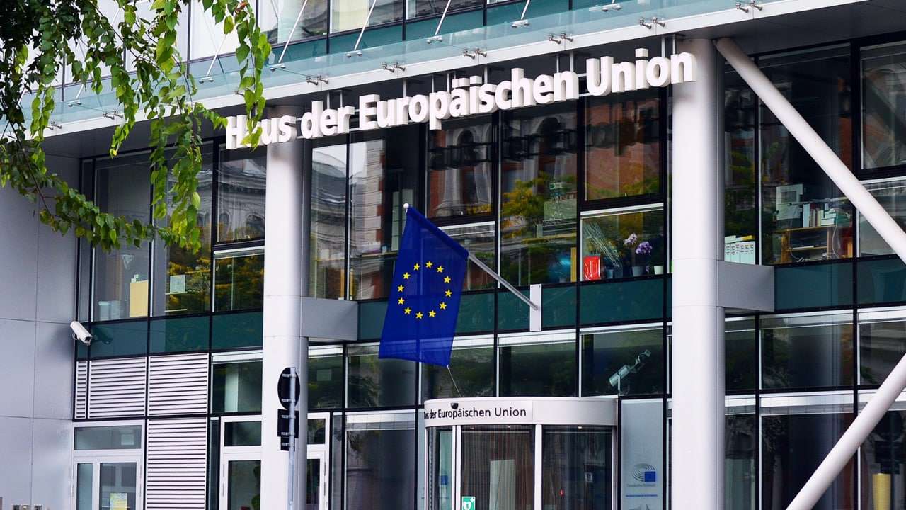 Евросоюз готов направить Киеву 9 млрд евро