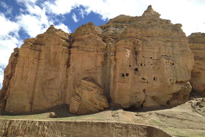Загадка Небесных пещер Непала: как люди попадали в гроты на высоте 50 метров пещер, Мустанг, попадали, пещеры, королевства, время, древние, XIVXV, веках, долины, попасть, обнаружено, исследования, тысяч, буддийские, всего, более, жители, только, остается