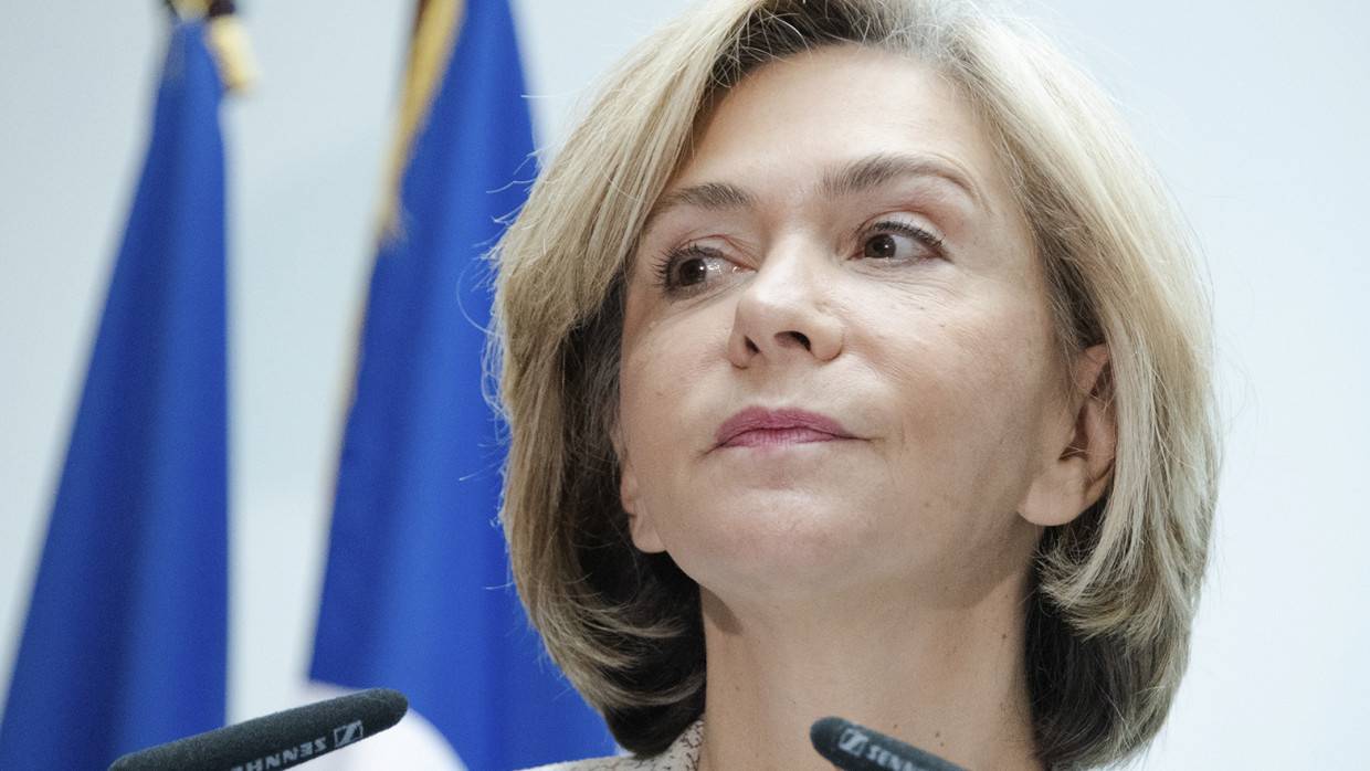 Кандидат в президенты Франции Валери Пекресс заговорила по-русски в прямом эфире Политика