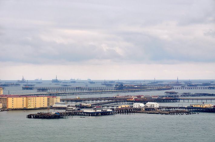 посёлок, Нефтяные Камни, история, интересное