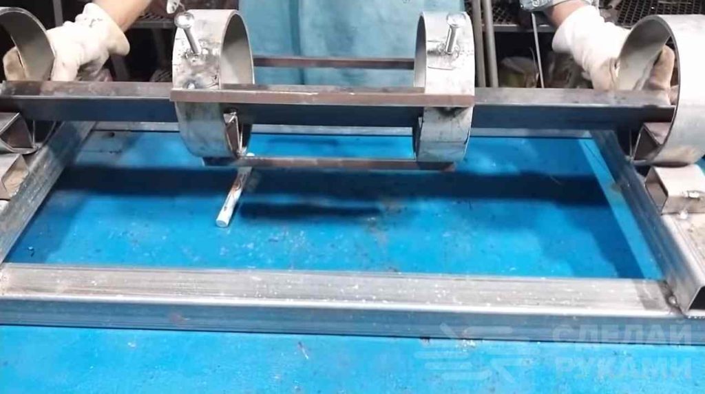 Простое приспособление, которое облегчит сварку металла самоделкин