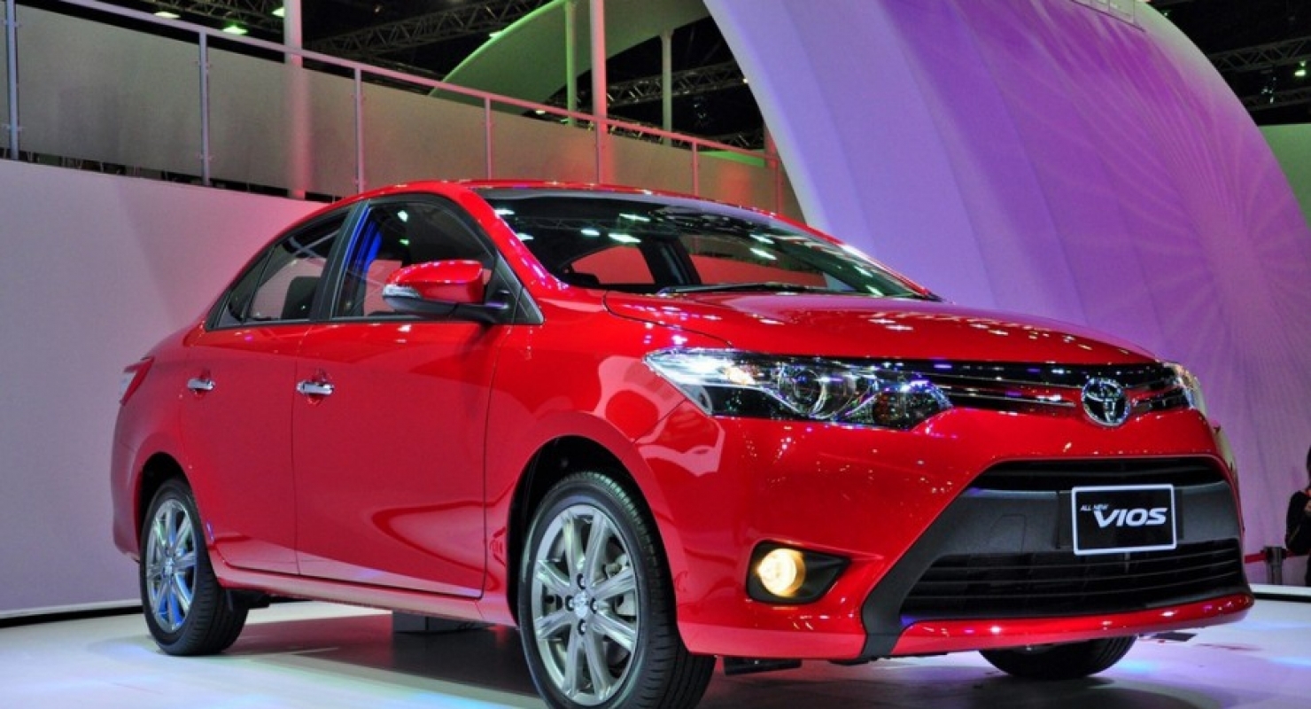 Российские дилерские центры приступили к реализации новых Toyota Vios Автомобили