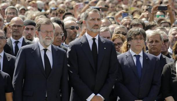 По терроризму нанесён решительный удар: Король и премьер Испании возглавили массовый митинг против терроризма в Барселоне | Продолжение проекта «Русская Весна»