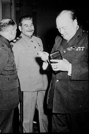 Если взглянуть на Сталина повнимательнее... Если взглянуть на Сталина повнимательнее... Война и мир