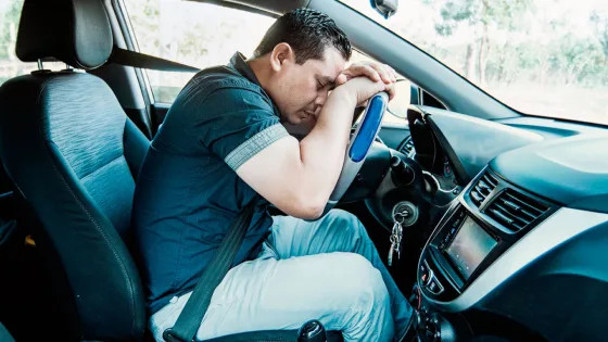 Когда надо ложиться спать, чтобы не уснуть за рулём