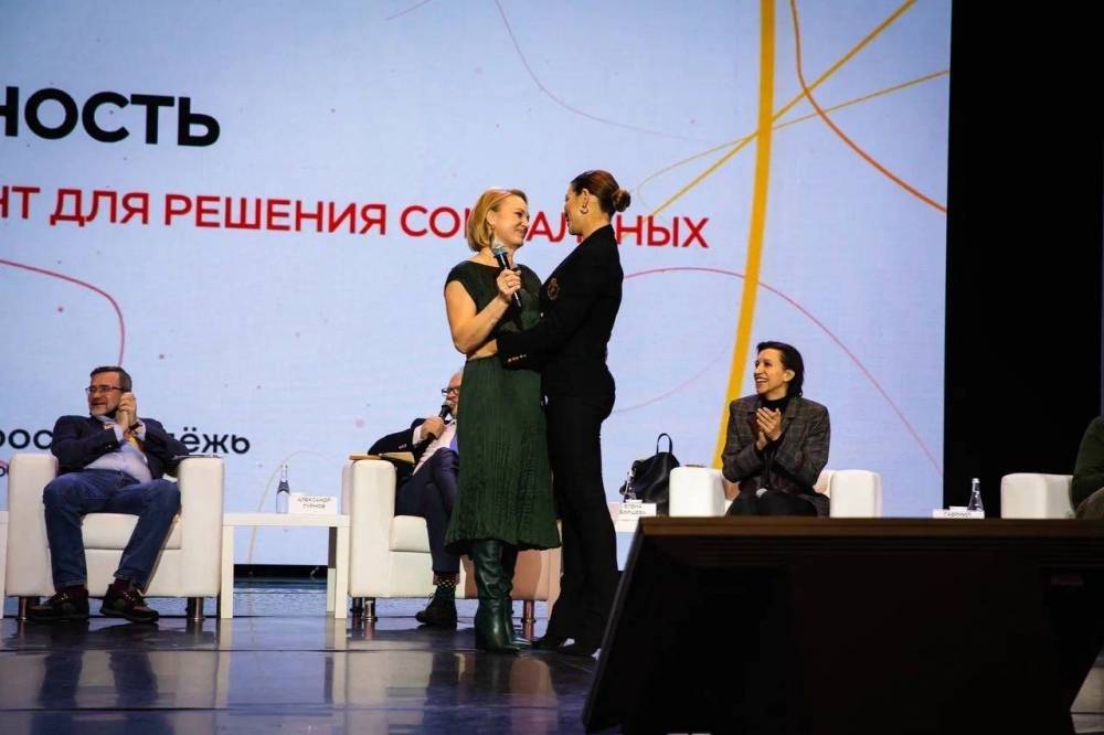 Конфликт в прошлом: Довлатова и Седокова помирились на форуме «Мы вместе»