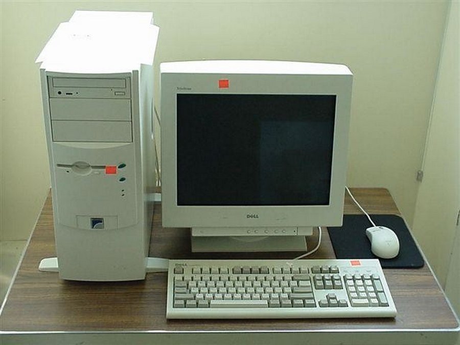 E computer. ПК пентиум 3. Компьютер 2000 пентиум 3. Пентиум 2 компьютер 1999. Компьютер пентиум 2002 года.