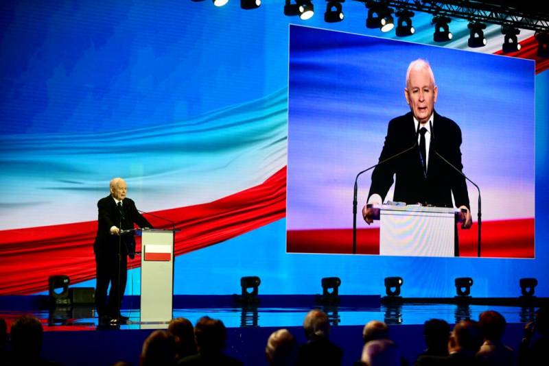 Европарламент: Правящая партия Польши встала на неправильную сторону истории