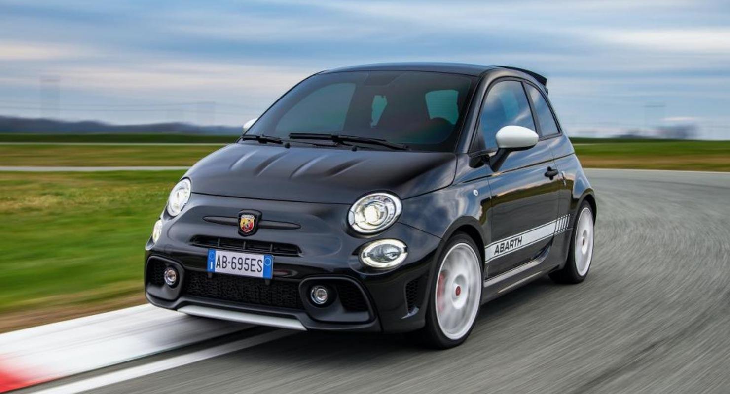 Спойлер нового Abarth 695 Esseesse появился в Сети
