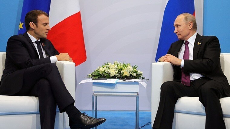 Владимир Путин и Эммануэль Макрон во время беседы на саммите G20 в Гамбурге. Фото: © РИА Новости / Михаил Климентьев