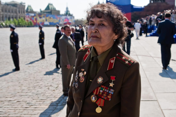 У этой миловидной дамы-полковника на груди «красуются» сразу 3 Ордена Отечественной войны