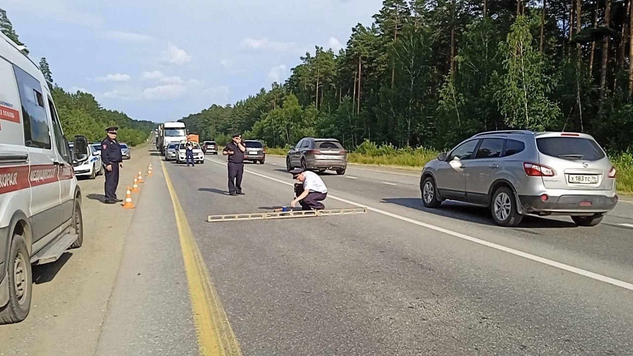 В Екатеринбурге мигрант за рулем грузовика погубил семью