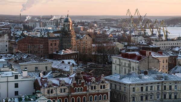 В Ленинградской области чиновникам подарили танец в бикини и перьях Лента новостей