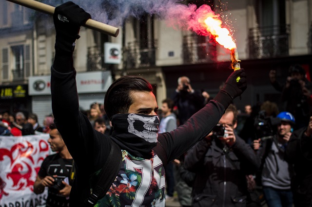Фото. Демонстрации в Париже против Марин Ле Пен © MICHAEL TRAMMER | GLOBALLOOKPRESS.COM